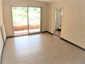 appartement à la location -   34000  MONTPELLIER, surface 46 m2 location appartement - APR737489